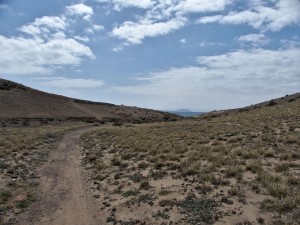 Barranquillo y sendero que conduce hasta el yacimiento de San Marcial del Rubicón (Lanzarote).